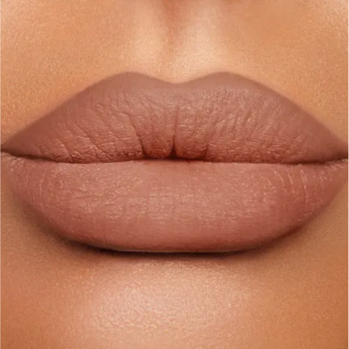 Водостійкий м'який олівець для губ Lip cheat Iconic nude