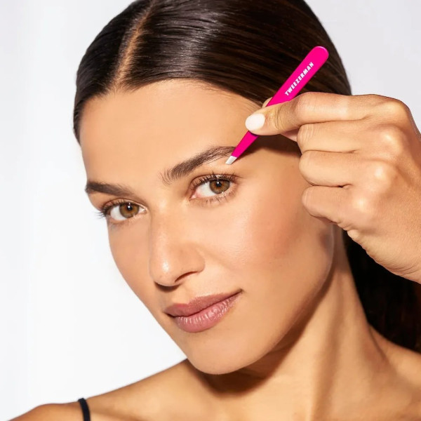Пінцет для брів Brow slant tweezer Pink