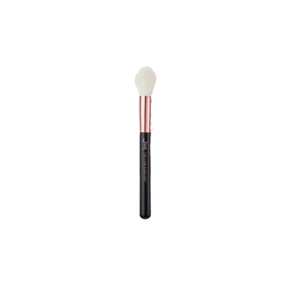 Пензлик для нанесення хайлайтера Highlighter face brush 105 Black gold