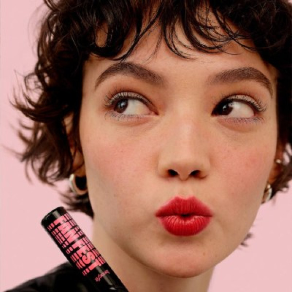 Туш для вій у міні форматі Mascara fan fest volumizing mini size Hyper black