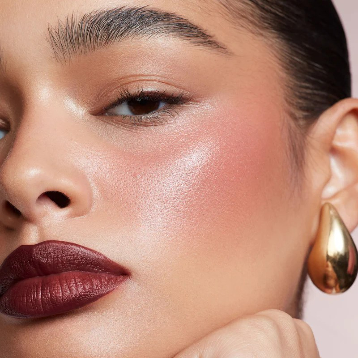 Матова помада для губ Major headlines matte suede lipstick She must be new