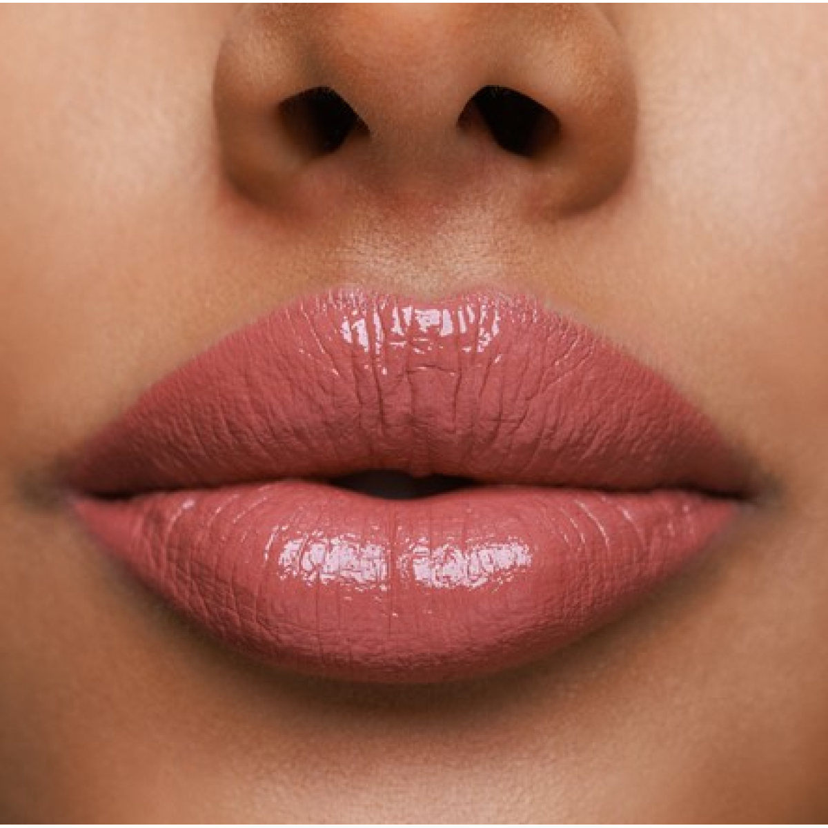 Кремова помада для губ Nudelightful lipstick Rose cream 405