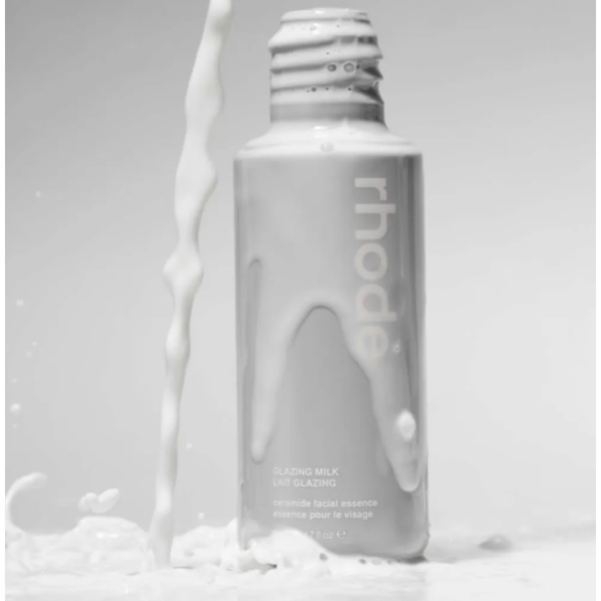Молочкова есенція з керамідами Glazing milk essence