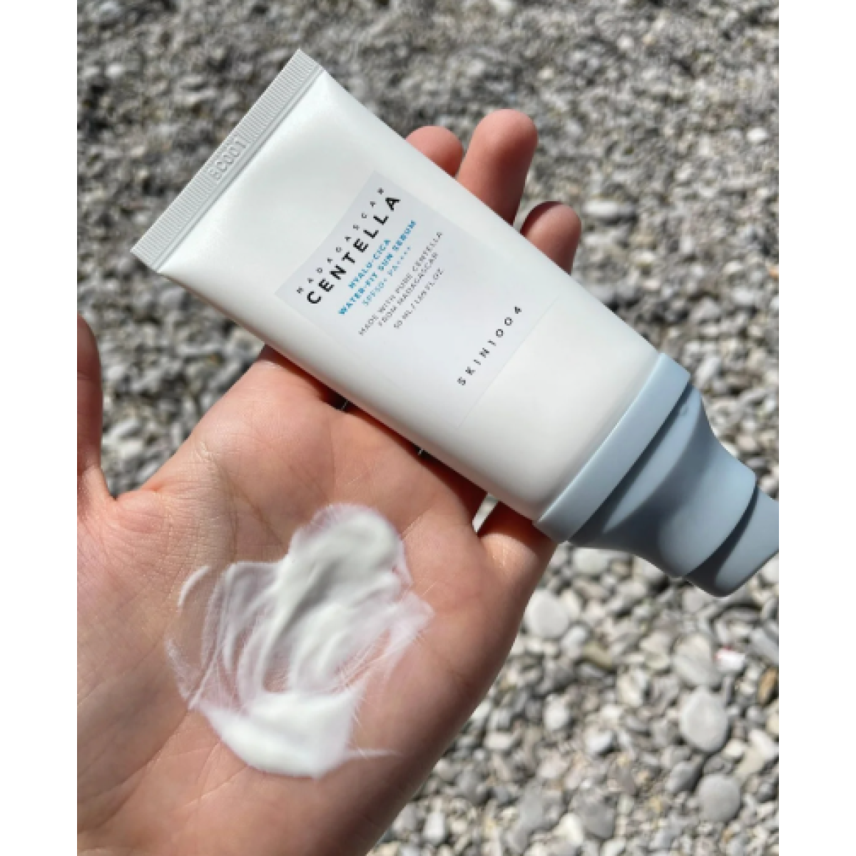 Легка сонцезахисна крем-сироватка для обличчя Hyalu cica water fit sun serum