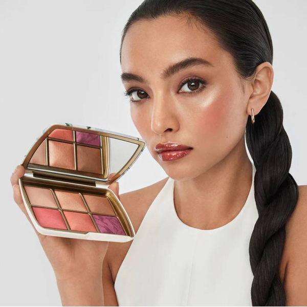 Лімітована палітра для обличчя Ambient lighting edit unlocked palette Sawn