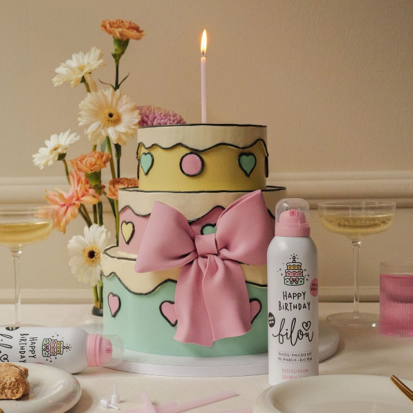 Пінка для душу  з ароматом солодкого іменинного торту Shower foam Happy birthday