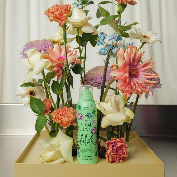 Пінка для душу з квітковим ароматом Shower foam Spread love