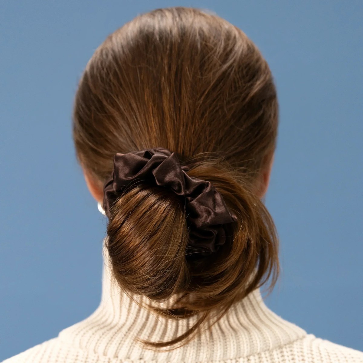 Шовкова резинка великого розміру Silk scrunchie large Brown