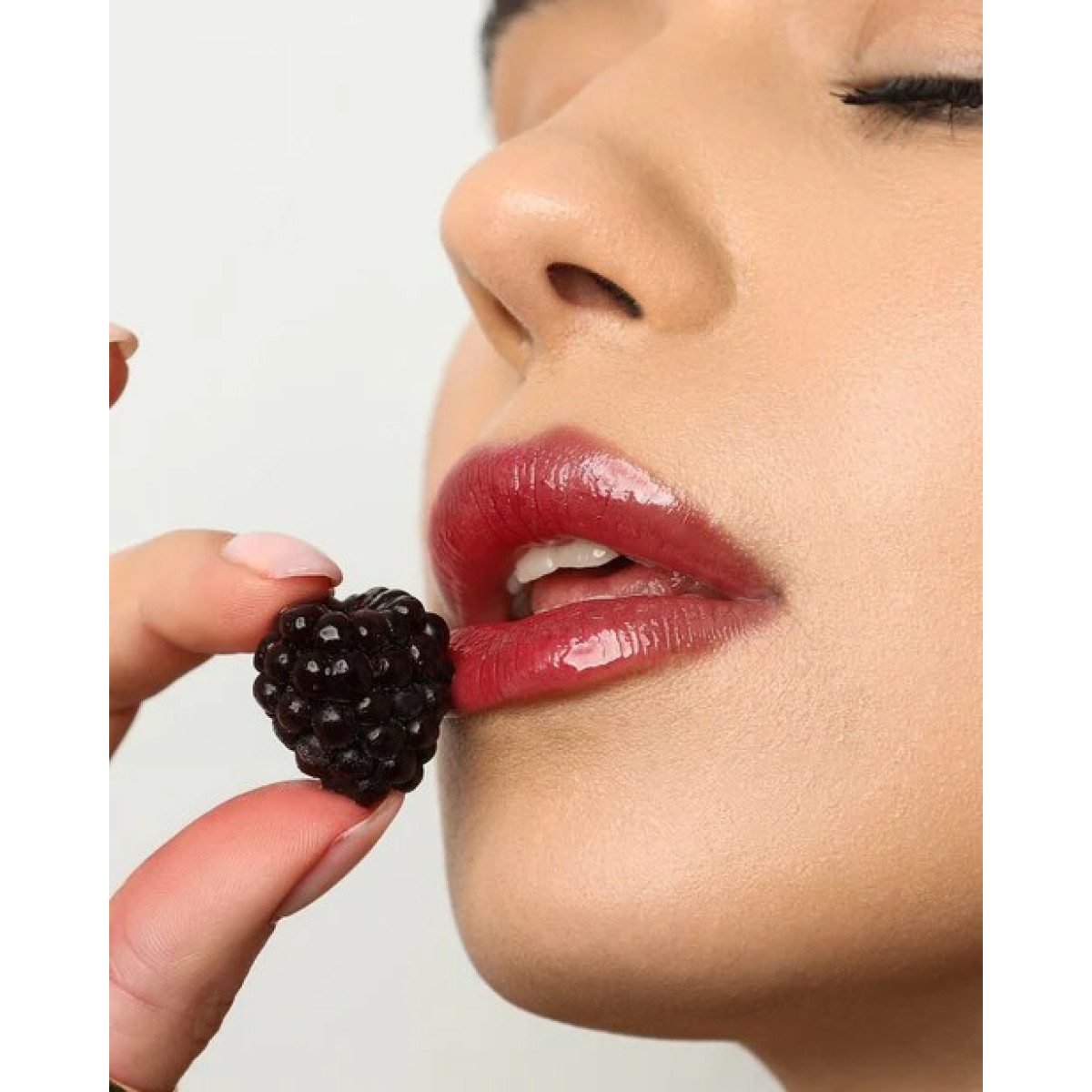 Живильний блиск для губ Menthol-free lip gloss Jam