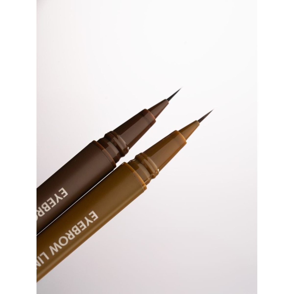 Лайнер для брів c моно-пензлем Brow pen Light brown