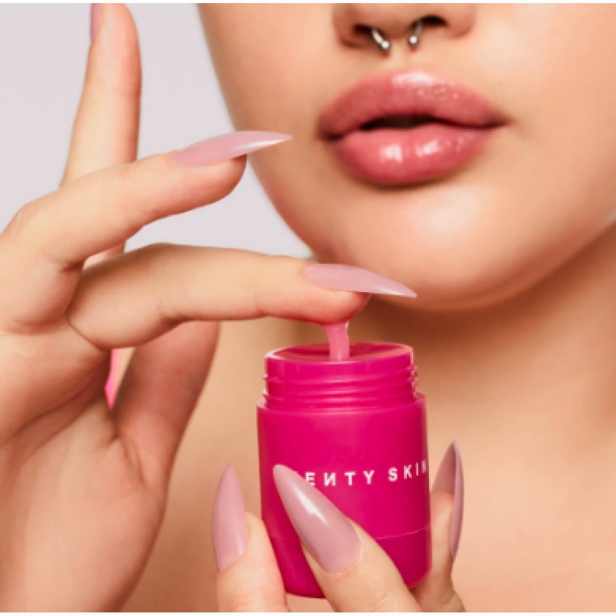 Бальзам маска для губ Intensive recovery lip mask Barbados cherry