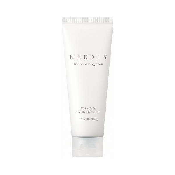 Очищувальна пінка для жирної шкіри у міні форматі Mild cleansing foam