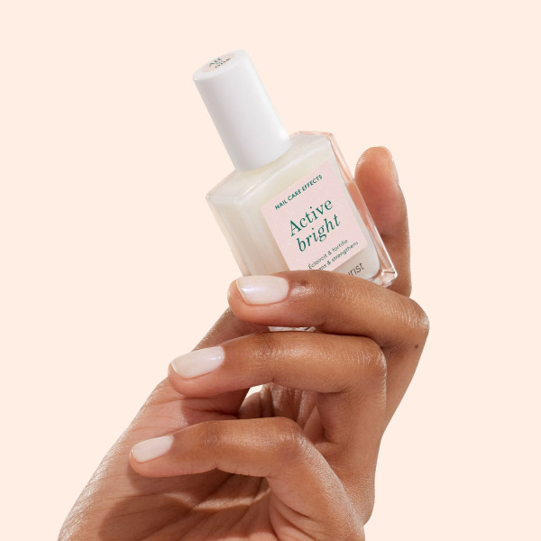 Лак для нігтів з ефектом освітлення Active Bright