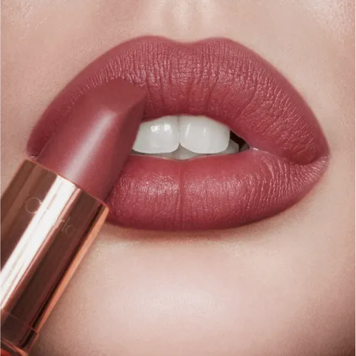 Матова помада для губ Matte revolution Pillow talk medium